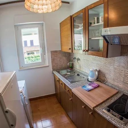 In With Balcony, Air Conditioning, Wifi 4211-1