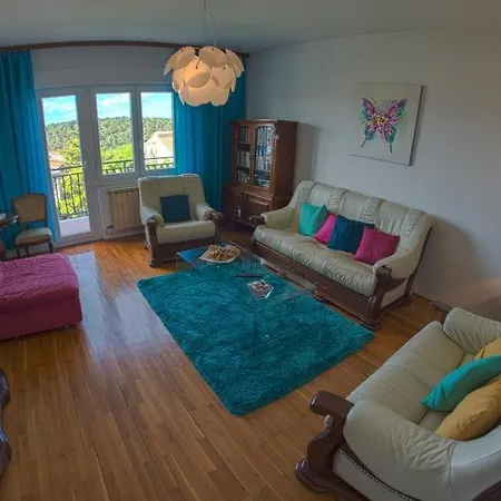 Appartement In With Balcony, Air Conditioning, Wifi 4211-1
