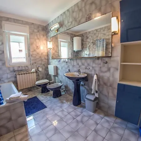 In With Balcony, Air Conditioning, Wifi 4211-1 Appartement *