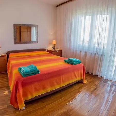 Appartement In With Balcony, Air Conditioning, Wifi 4211-1